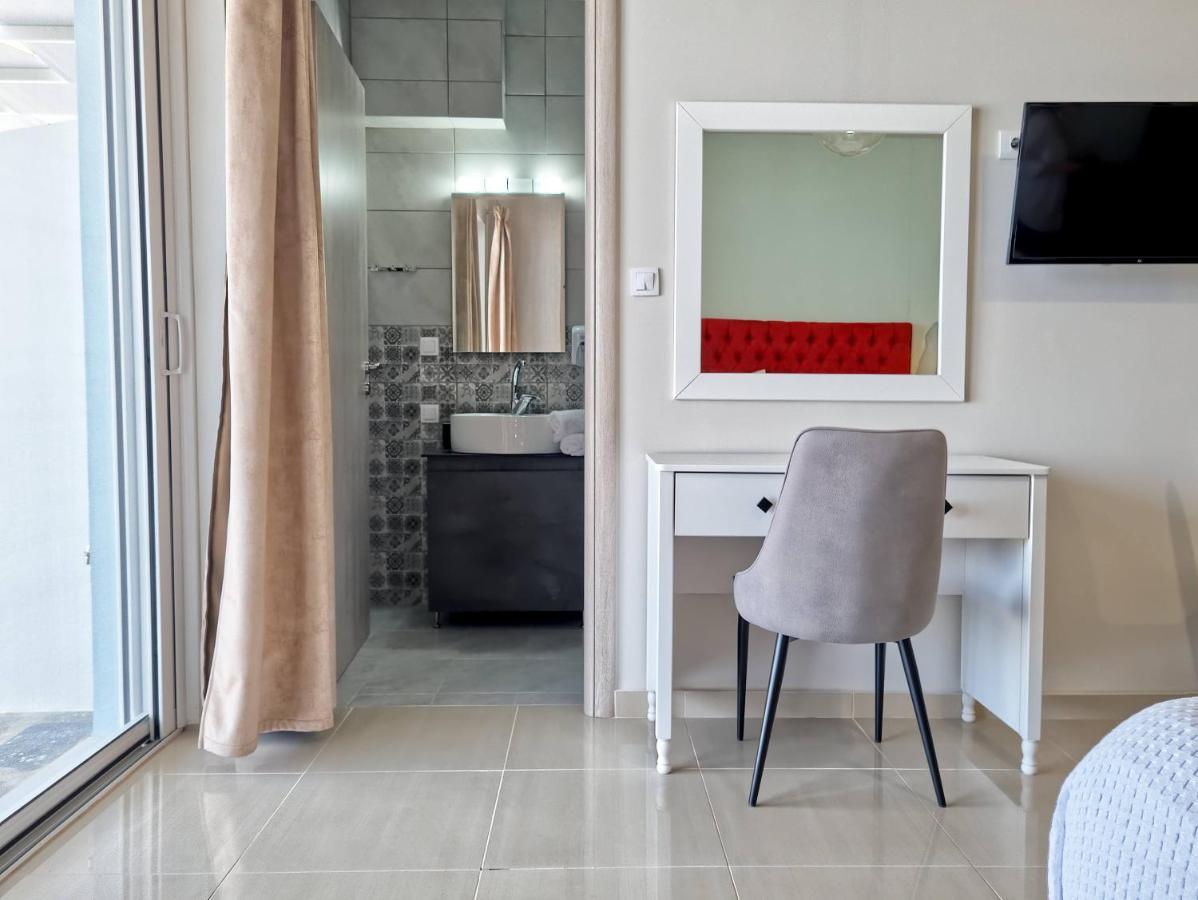 Epipleon Luxury Suites -102- Δωμάτιο 45Τμ Με Βεράντα 35Τμ Μπροστά Στη Θάλασσα Nafpaktos Dış mekan fotoğraf